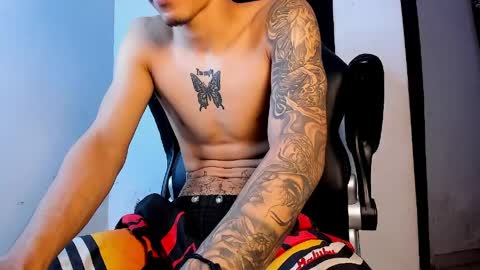 Snapshot of snakebutterfly chatting on 03/29/26, 04:45 snakebutterfly online show from 03/29/26, 04:45