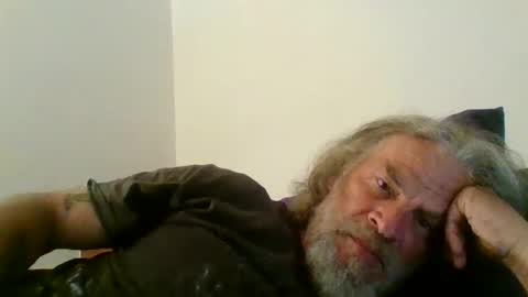 Snapshot of snap2play chatting on 09/17/25, 02:13 snap2play online show from 09/17/25, 02:13