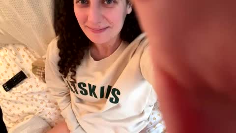 Snapshot of snarley33 chatting on 11/16/25, 07:52 snarley33 online show from 11/16/25, 07:52