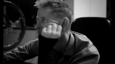 Snapshot of sneaky1985 chatting on 03/18/26, 07:17 sneaky1985 online show from 03/18/26, 07:17