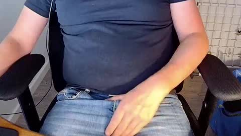 Snapshot of sneakybill82 chatting on 09/15/25, 09:04 Sneakybill online show from 09/15/25, 09:04