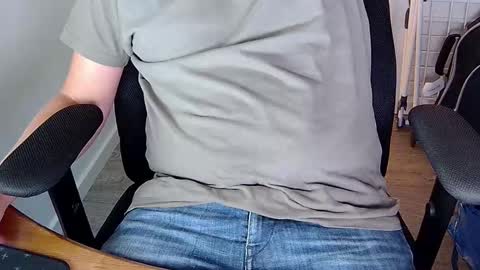 Snapshot of sneakybill82 chatting on 09/19/25, 07:36 Sneakybill online show from 09/19/25, 07:36