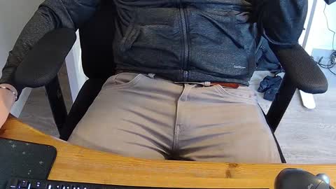 Snapshot of sneakybill82 chatting on 03/11/26, 07:25 Sneakybill online show from 03/11/26, 07:25