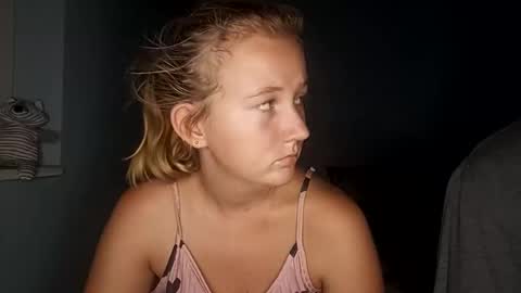 Sneakylildevils online show from 04/12/26, 11:21