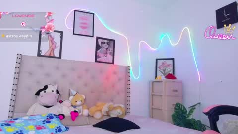 Hellen  online show from 04/15/26, 10:43