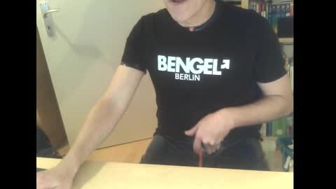 Snapshot of sneaxfreund chatting on 01/26/25, 03:06 sneaxfreund online show from 01/26/25, 03:06