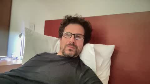 Snapshot of snfrisco76 chatting on 12/16/25, 05:34 snfrisco76 online show from 12/16/25, 05:34