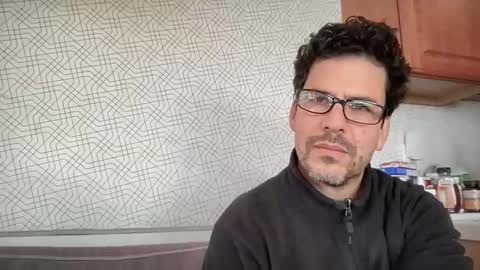 Snapshot of snfrisco76 chatting on 01/14/26, 04:56 snfrisco76 online show from 01/14/26, 04:56