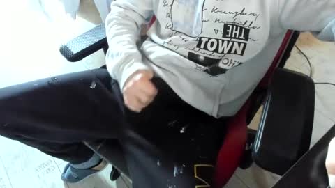 snip1977 online show from 01/12/25, 11:07