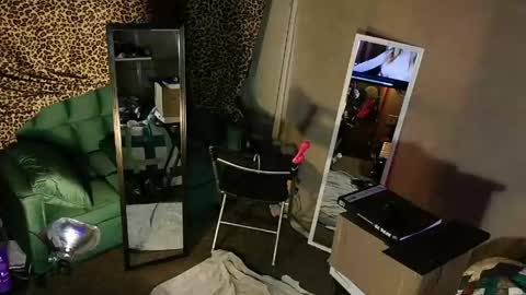 Snapshot of snizniz chatting on 04/07/26, 05:02 snizniz online show from 04/07/26, 05:02