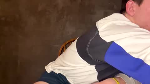 Snapshot of snoochiepoochies chatting on 02/05/25, 05:20 Will Rex online show from 02/05/25, 05:20