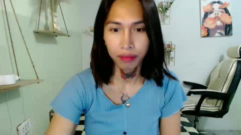 Snapshot of snow_2000 chatting on 03/16/26, 01:33 snow_2000 online show from 03/16/26, 01:33