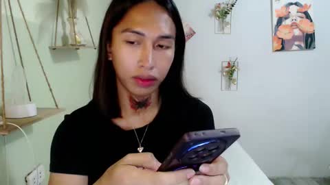 Snapshot of snow_2000 chatting on 04/05/26, 05:04 snow_2000 online show from 04/05/26, 05:04