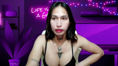 Snapshot of snow_2000 chatting on 04/25/26, 02:03 snow_2000 online show from 04/25/26, 02:03