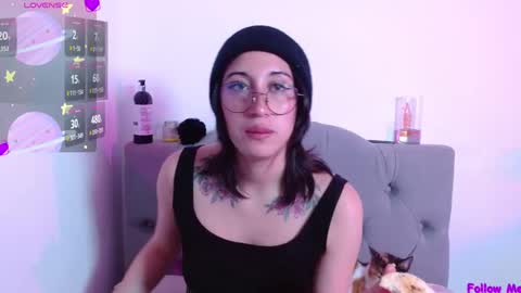 Snapshot of snow_baall chatting on 01/25/25, 02:25 IG OF red moonn online show from 01/25/25, 02:25