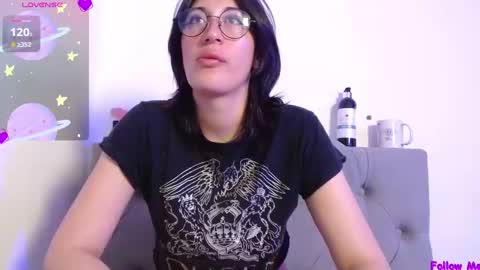 Snapshot of snow_baall chatting on 02/03/25, 11:53 IG OF red moonn online show from 02/03/25, 11:53