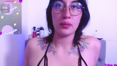 Snapshot of snow_baall chatting on 02/27/25, 04:32 IG OF red moonn online show from 02/27/25, 04:32