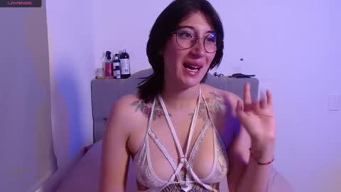 Snapshot of snow_baall chatting on 03/02/25, 07:34 IG OF red moonn online show from 03/02/25, 07:34