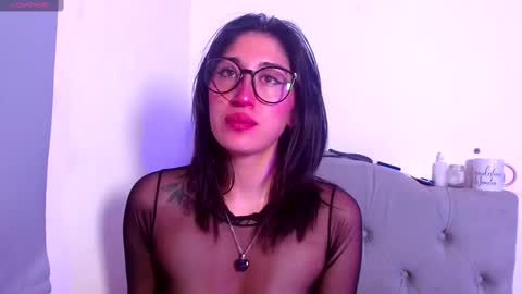 Snapshot of snow_baall chatting on 10/07/25, 03:58 IG OF red moonn online show from 10/07/25, 03:58