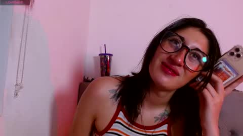 Snapshot of snow_baall chatting on 10/23/25, 05:18 IG OF red moonn online show from 10/23/25, 05:18