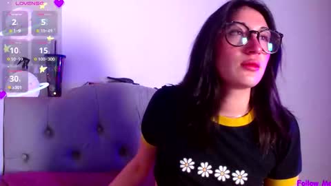 Snapshot of snow_baall chatting on 10/29/25, 05:53 IG OF red moonn online show from 10/29/25, 05:53