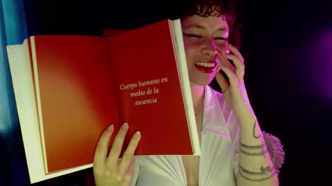 Arwen online show from 10/31/25, 10:22