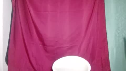 snow_sweet online show from 02/18/26, 07:04