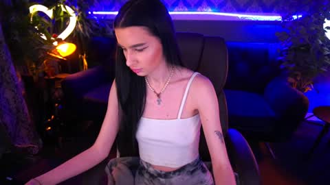 snow_whiteeex online show from 01/24/25, 02:08