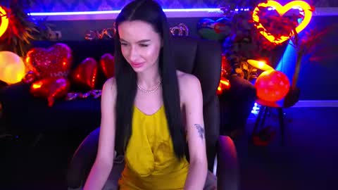 snow_whiteeex online show from 02/11/25, 02:24