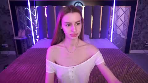 snow_whiteeex online show from 05/15/26, 05:36