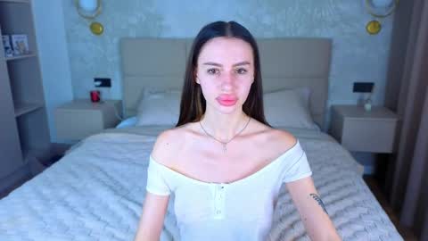 Snapshot of snow_whiteeex chatting on 06/10/26, 04:23 snow_whiteeex online show from 06/10/26, 04:23