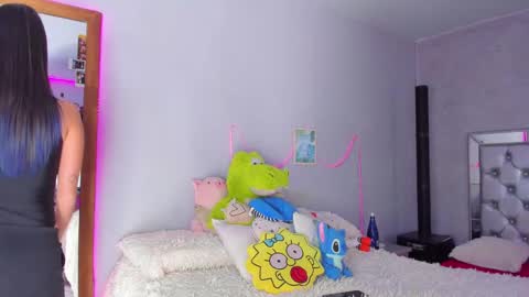 Snapshot of snowbabyxox chatting on 03/06/25, 06:05 snowbabyxox online show from 03/06/25, 06:05