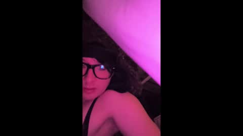 Snapshot of snowbhunniswirl chatting on 03/26/26, 05:02 SnowBhunni online show from 03/26/26, 05:02