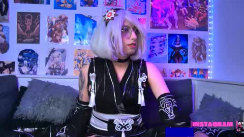 Snapshot of snowblack_ chatting on 02/15/26, 05:42 Snow and Bubble online show from 02/15/26, 05:42