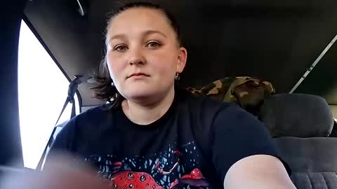 Snapshot of snowbunny_max chatting on 03/02/26, 06:04 snowbunny_max online show from 03/02/26, 06:04