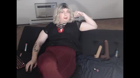 Snapshot of snowbunnytans chatting on 12/03/24, 02:36 SnowBunnyTessa online show from 12/03/24, 02:36