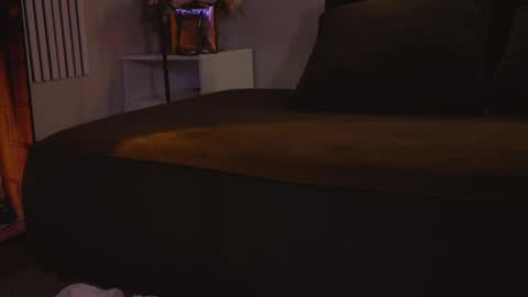 Snapshot of snowflakeskitty chatting on 05/30/26, 05:59 Ellie online show from 05/30/26, 05:59