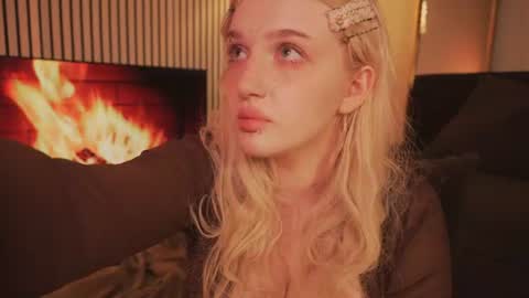 Snapshot of snowflakeskitty chatting on 07/02/26, 05:35 Ellie online show from 07/02/26, 05:35