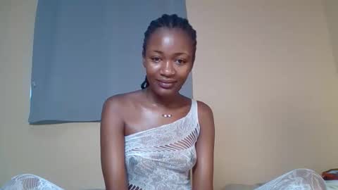 Snowie eyes online show from 11/29/25, 01:03