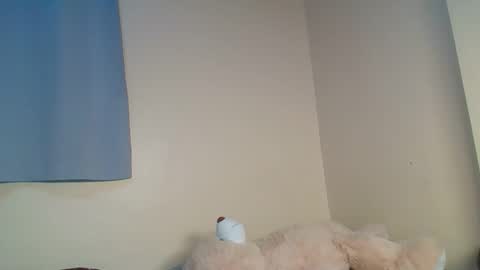 Snowie eyes online show from 12/17/25, 12:44