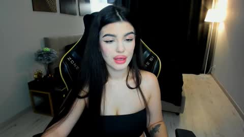 Snapshot of snowingwinter chatting on 02/12/26, 04:51 snowingwinter online show from 02/12/26, 04:51