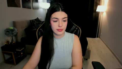 Snapshot of snowingwinter chatting on 02/26/26, 05:28 snowingwinter online show from 02/26/26, 05:28