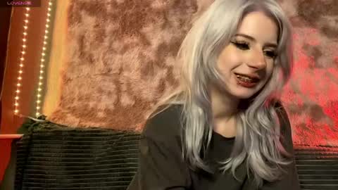 snowy_alice online show from 05/03/26, 05:52