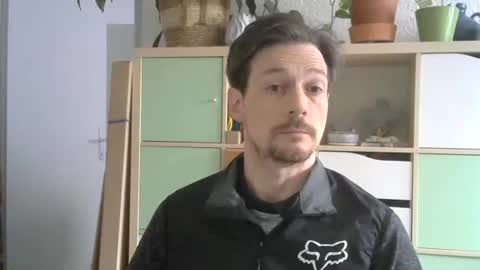 Snapshot of snowypaul chatting on 11/29/25, 11:13 paul online show from 11/29/25, 11:13