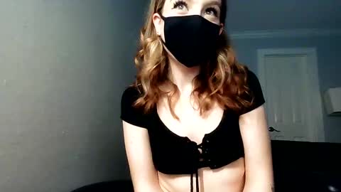 Snapshot of snuggle_b0t chatting on 03/04/25, 06:58 snuggle_b0t online show from 03/04/25, 06:58