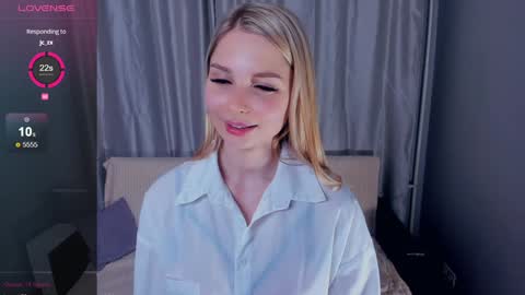 Snapshot of so__sweet chatting on 01/30/25, 12:18 Alice - Birthday Girl online show from 01/30/25, 12:18