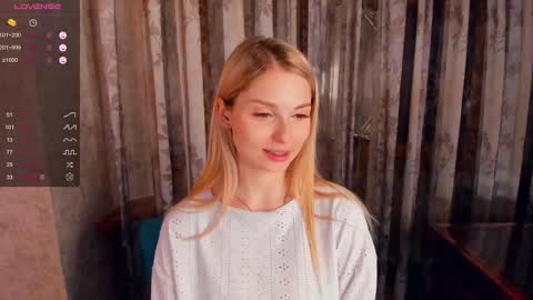 Snapshot of so__sweet chatting on 03/09/25, 06:00 Alice - Birthday Girl online show from 03/09/25, 06:00
