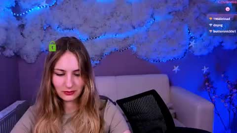 Snapshot of so_hot_rosalie chatting on 06/11/26, 02:53 so_hot_rosalie online show from 06/11/26, 02:53