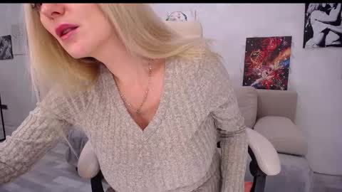 Monna online show from 01/08/25, 06:20