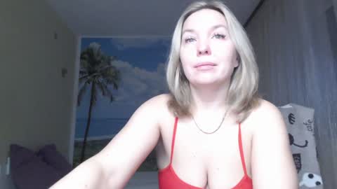 Snapshot of soaring_love chatting on 01/06/25, 04:26 Masha online show from 01/06/25, 04:26